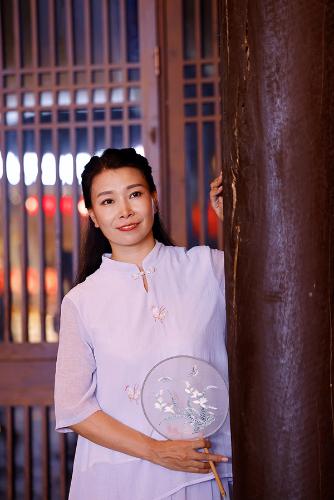 甄艳芳 甄艳芳